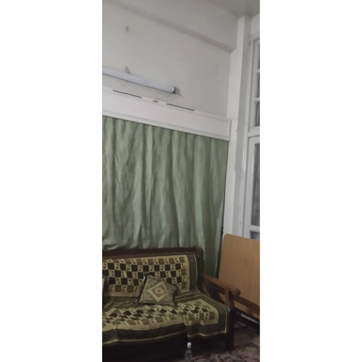 card-img